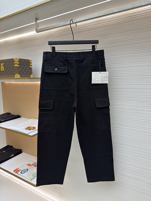 プラダ ポケット付き三角ラベルパンツ