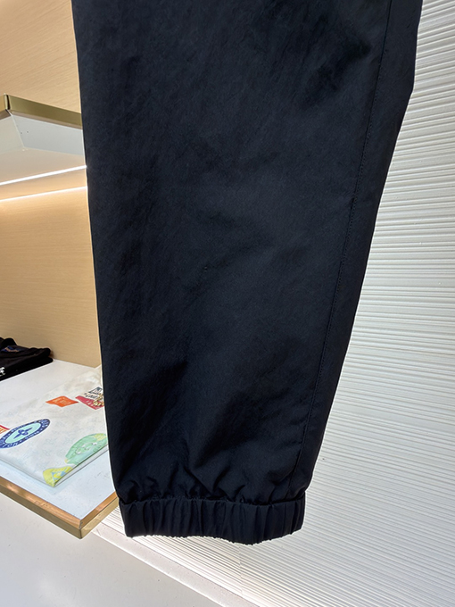 モンクレールスーパーコピー ストライプ柄トリムの速乾性ジョガーパンツ