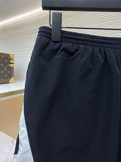 アクネストゥディオズ Acne Studios 刺繍ロゴ入りショートパンツ