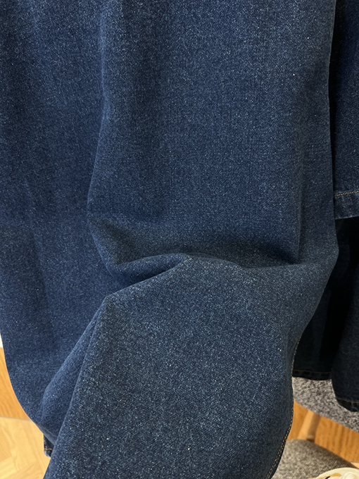 ルイヴィトン クラシックなLVロゴ刺繍入り半袖デニムシャツとショートパンツのセット