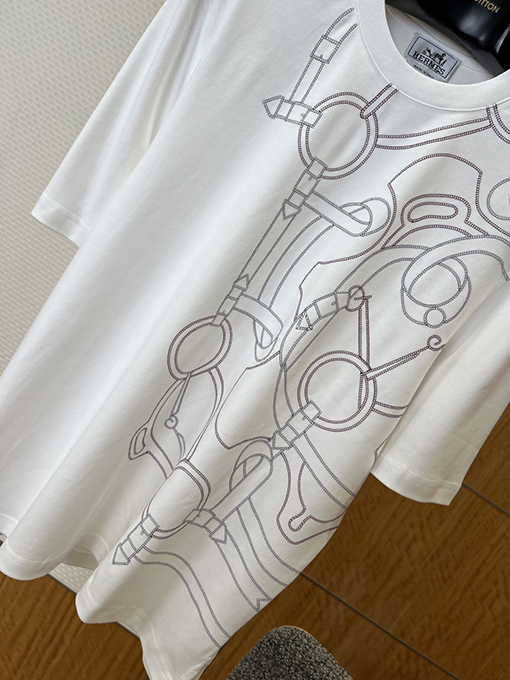 エルメスコピー ライン刺繍入りクルーネック半袖Tシャツ