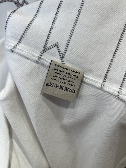エルメスコピー ライン刺繍入りクルーネック半袖Tシャツ