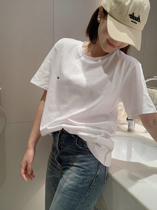 ディオールスーパーコピー ミツバチの刺繍が入ったベーシックな半袖Tシャツ
