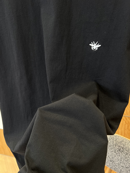 ディオールスーパーコピー ミツバチの刺繍が入ったベーシックな半袖Tシャツ