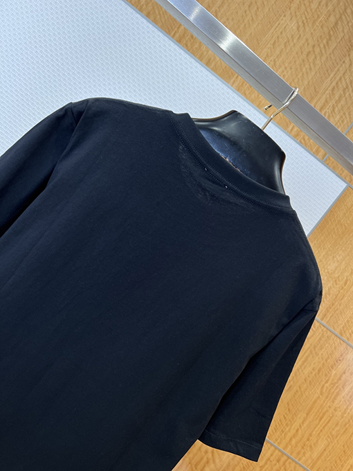 ディオールスーパーコピー ミツバチの刺繍が入ったベーシックな半袖Tシャツ