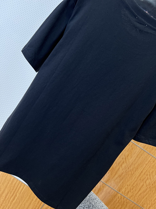 ディオールスーパーコピー ミツバチの刺繍が入ったベーシックな半袖Tシャツ