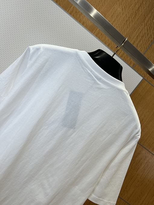 ディオールスーパーコピー ミツバチの刺繍が入ったベーシックな半袖Tシャツ