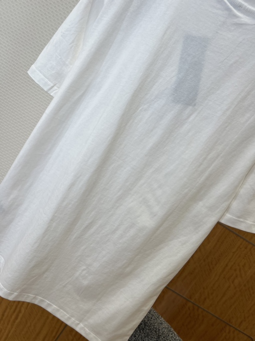 ディオールスーパーコピー ミツバチの刺繍が入ったベーシックな半袖Tシャツ