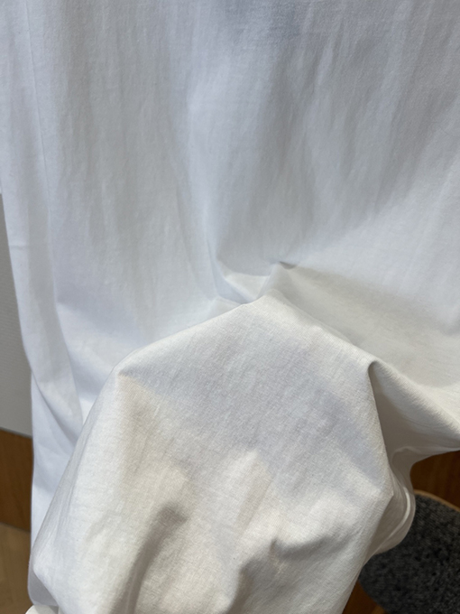 ディオールスーパーコピー ミツバチの刺繍が入ったベーシックな半袖Tシャツ