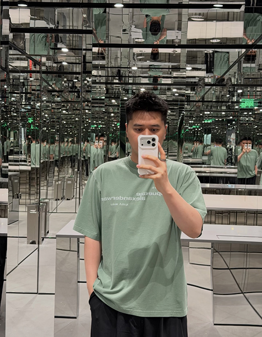 アレキサンダーワンスーパーコピー Alexander Wang クラシックなカラーバーニングフォームプリント半袖Tシャツ