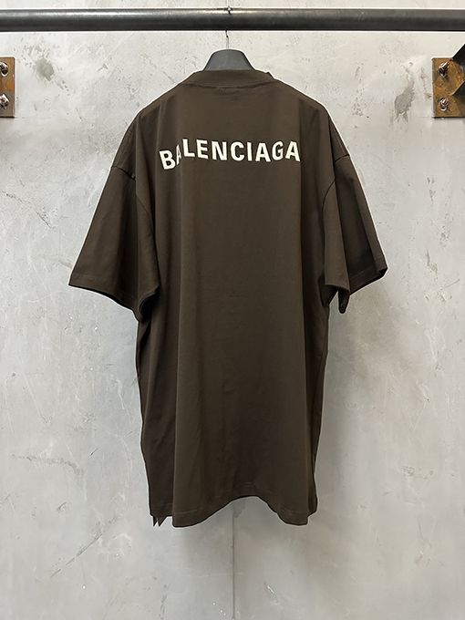 バレンシアガ スーパーコピー色のクラシックロゴ刺繍入り半袖Tシャツ