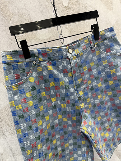ルイヴィトン カラフルなチェック柄のデニムショートパンツ