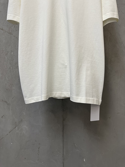 マルタン マルジェラスーパーコピー カレンダーロゴの文字がずれた半袖Tシャツ