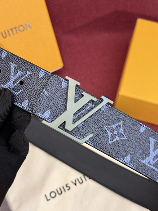 ルイヴィトンスーパーコピー LV Initiales Monogram 新モデルクラシック両面ベルト