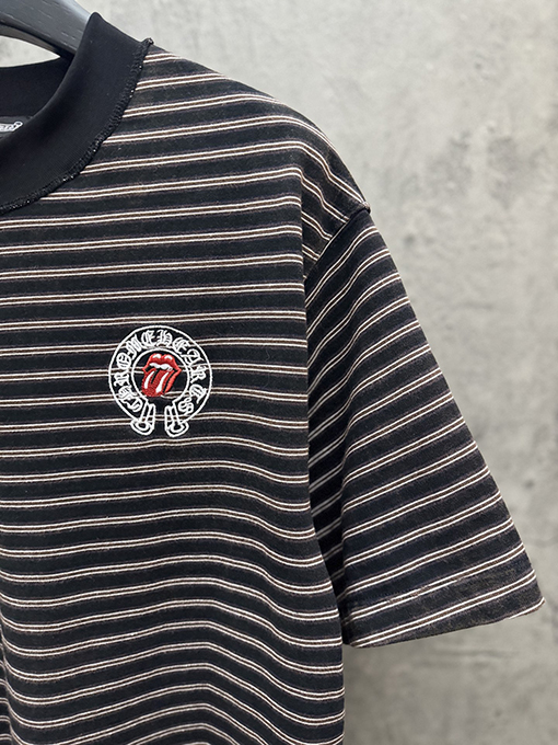 クロムハーツ ストライプ刺繍入りリバースリブ半袖Tシャツ