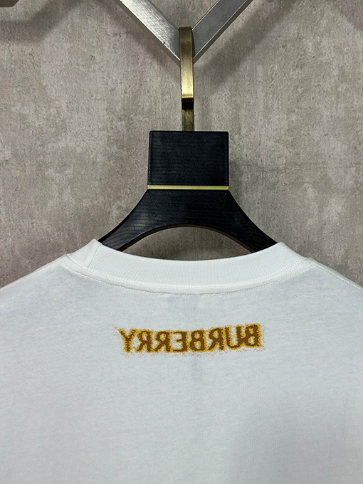 バーバリースーパーコピー クラシックな乗馬ライダーのロゴ入り半袖Tシャツ