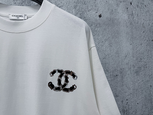 シャネルスーパーコピー フロッキーとプレスをしたカップルけ半袖Tシャツ