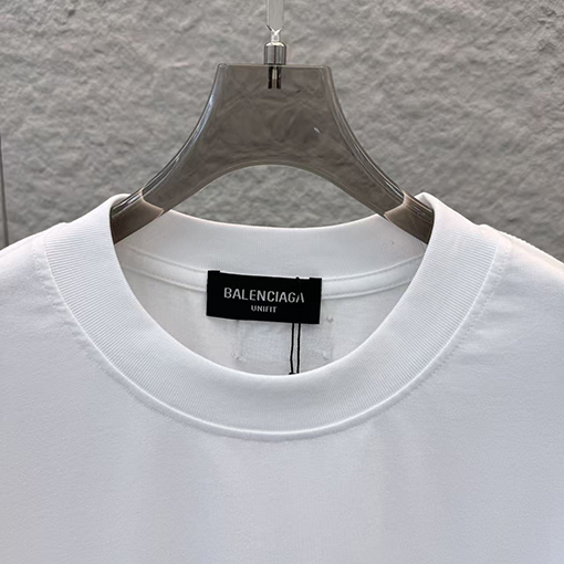 バレンシアガスーパーコピー 手描きインクスプラッシュ柄ラウンドネック半袖Tシャツ
