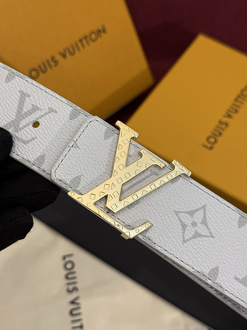 ルイヴィトンスーパーコピー LV Initiales Monogram 新モデルリバーシブル両面ベルト