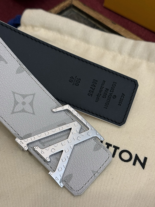 ルイヴィトンスーパーコピー LV Initiales Monogram 新モデルリバーシブル両面ベルト