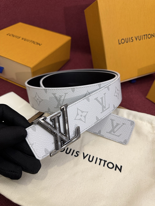 ルイヴィトン LV Initiales Monogram 新モデルファッションリバーシブル両面ベルト