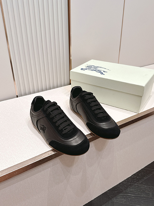 バーバリースーパーコピー 最新のドイツ製カジュアルトレーニングシューズ