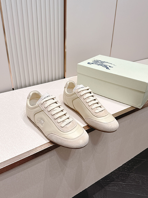 バーバリースーパーコピー 最新のドイツ製カジュアルトレーニングシューズ