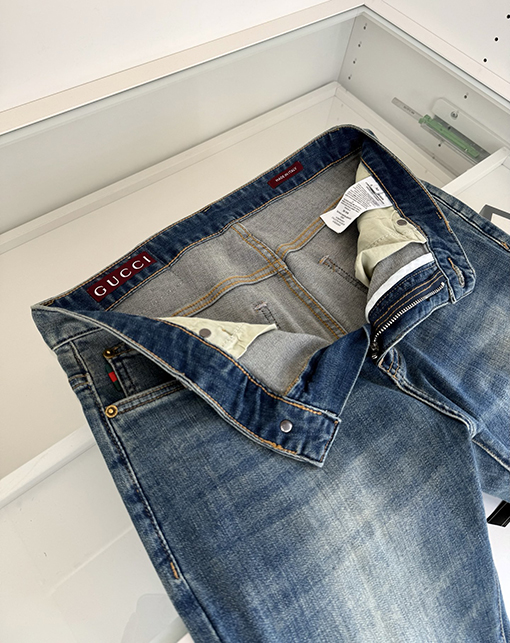 グッチコピー 春夏コレクション薄クラシックなスリムフィットメンズストレートレッグジーンズ