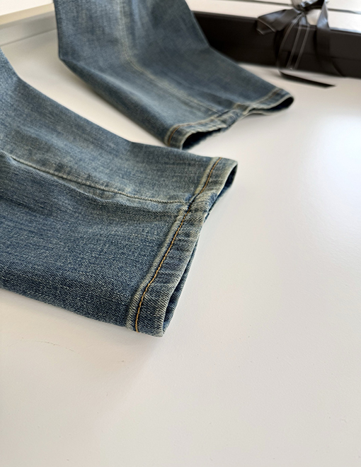 グッチコピー 春夏コレクション薄クラシックなスリムフィットメンズストレートレッグジーンズ