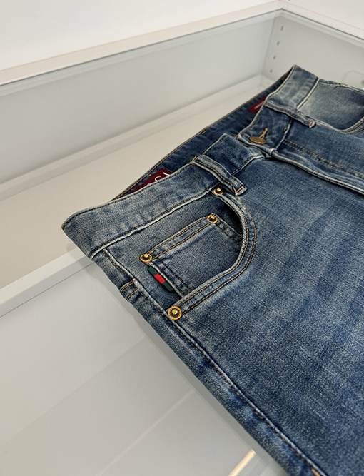 グッチコピー 春夏コレクション薄クラシックなスリムフィットメンズストレートレッグジーンズ
