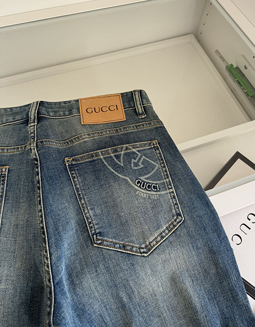 グッチコピー 春夏コレクション薄クラシックなスリムフィットメンズストレートレッグジーンズ