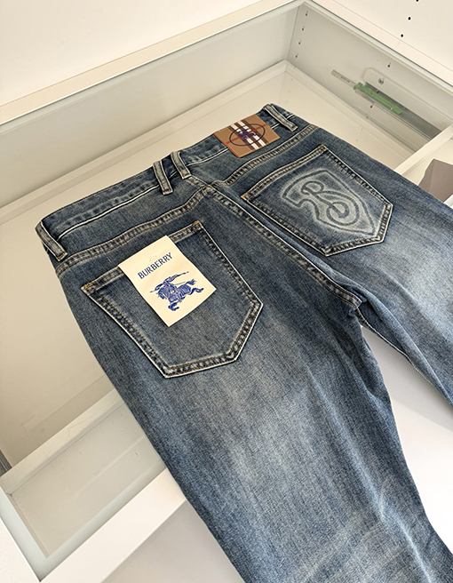 バーバリーコピー 春夏けレトロスリムストレートレッグメンズジーンズ