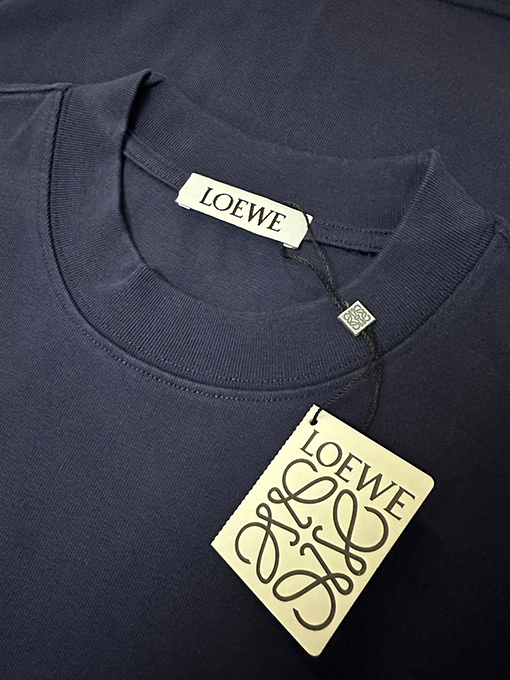 ロエベスーパーコピー クラシックなロゴ刺繍入り半袖Tシャツ