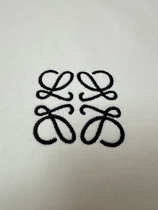 ロエベ ク新モデルラシックなロゴ刺繍入り半袖Tシャツ