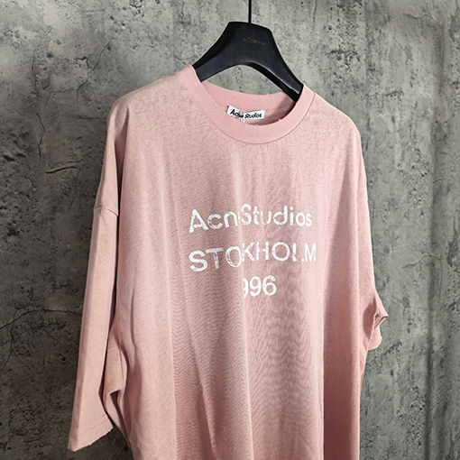 アクネストゥディオズスーパーコピー Acne Studios 1996 クラシックシリーズのダメージをした泥染め半袖Tシャツ