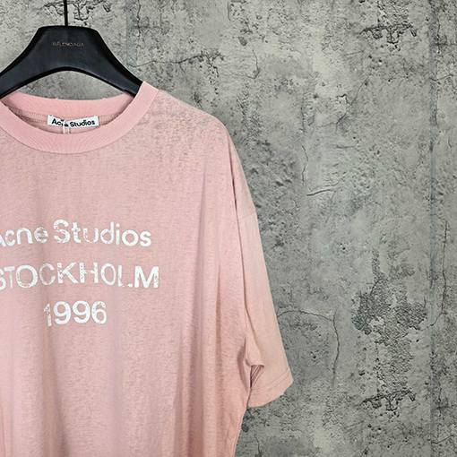アクネストゥディオズスーパーコピー Acne Studios 1996 クラシックシリーズのダメージをした泥染め半袖Tシャツ