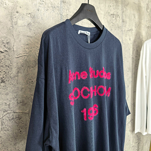 アクネストゥディオズコピー Acne Studios 1996 クラシックロゴ入りフロッキー半袖Tシャツ