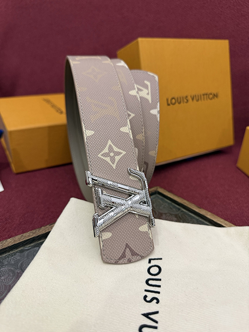 ルイヴィトンスーパーコピー LV Dimension Monogram Surplus 新モデルリバーシブルベルト