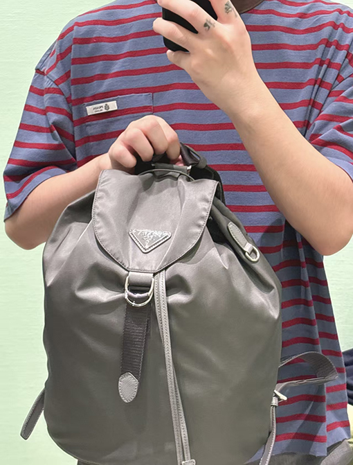 プラダ ファッショントレンドバックパック