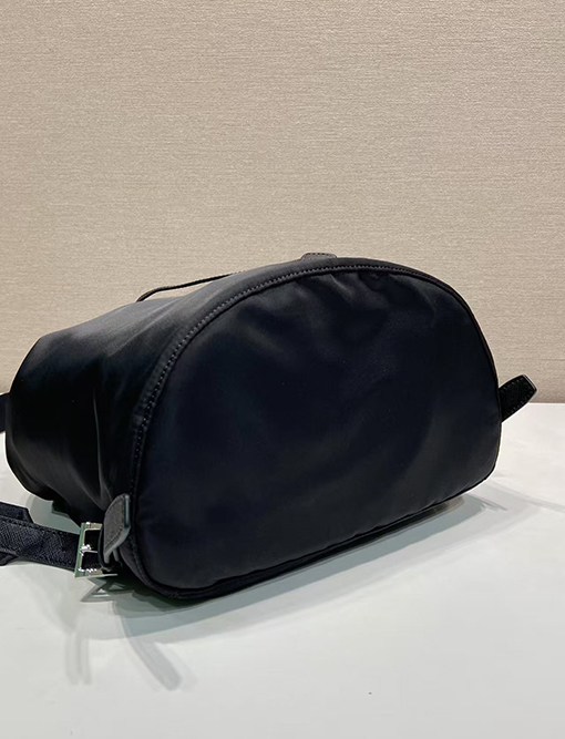 プラダ ファッショントレンドバックパック