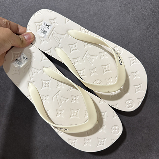 ルイヴィトン ワンプリーワン壓花ロゴ レザーサンダル
