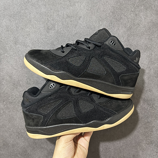 アディダス × バッド・バニースーパーコピー Badbo 1.0 コラボレーションシリーズのクラシックなミッドカットバスケットボールシューズ