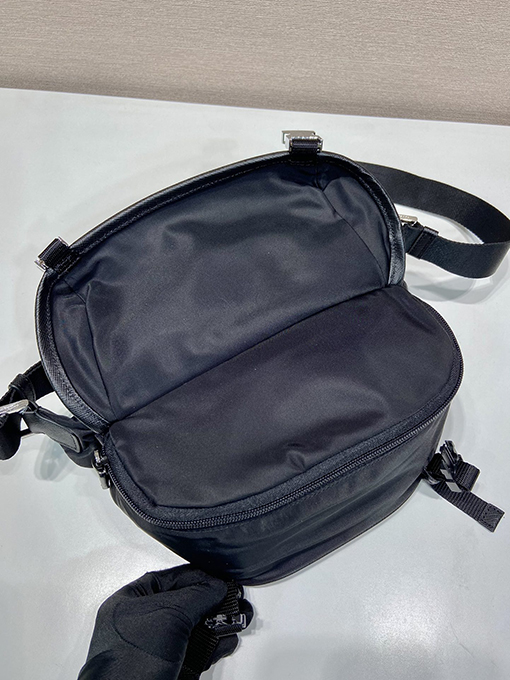 プラダスーパーコピー ミニメッセンジャーフラップショルダーバッグ