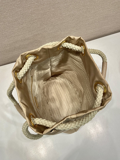 プラダコピー 新しい旅行バッグ