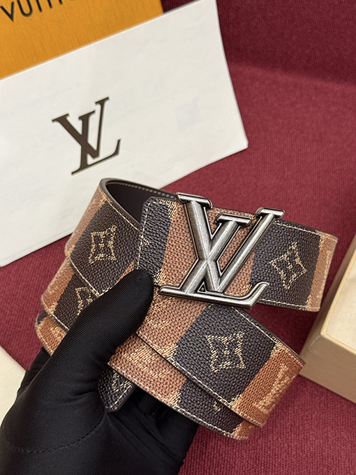 ルイヴィトンスーパーコピー LV nitiales College Monogram Heritage リバーシブルベルト