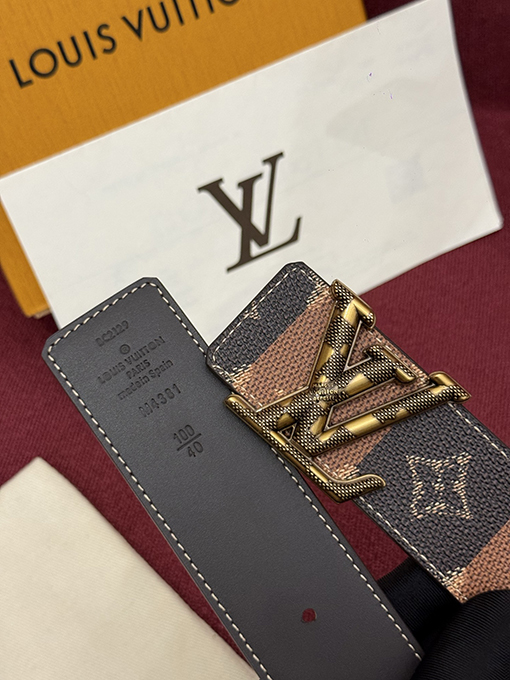 ルイヴィトンスーパーコピー LV nitiales College Monogram Heritage リバーシブルベルト