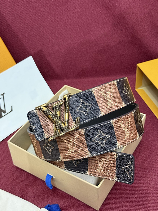 ルイヴィトンスーパーコピー LV nitiales College Monogram Heritage リバーシブルベルト
