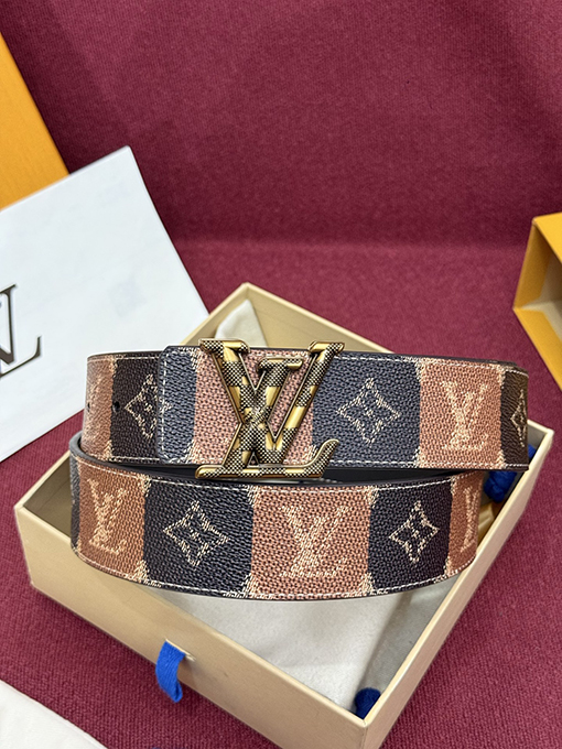 ルイヴィトンスーパーコピー LV nitiales College Monogram Heritage リバーシブルベルト
