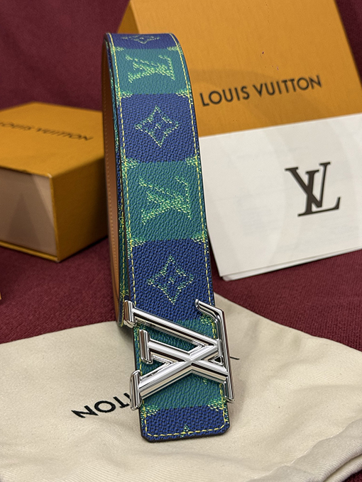 ルイヴィトン LV nitiales College Monogram Heritage 新モデルリバーシブルベルト