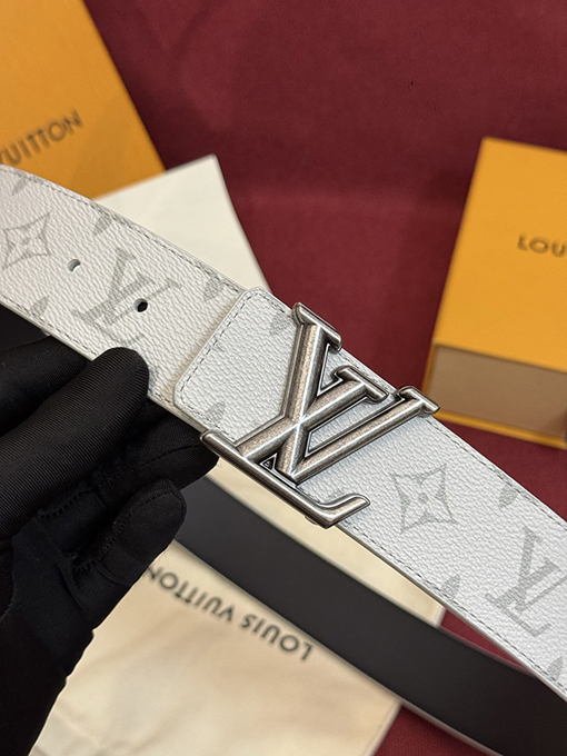 ルイヴィトンコピー LV Initiales Monogram 新モデルクラシックリバーシブルベルト